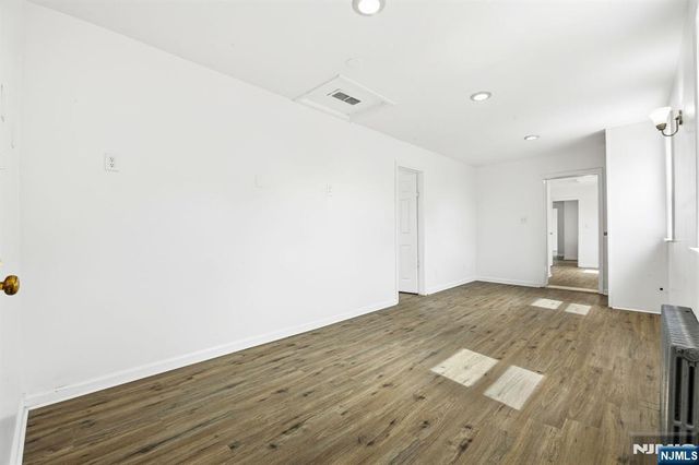 826 7th Street, Secaucus, NJ 07094