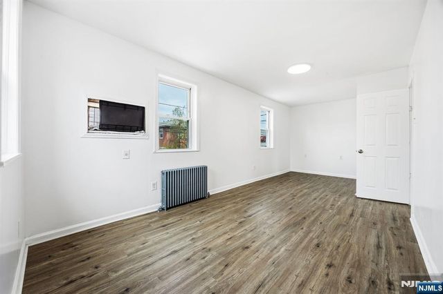 826 7th Street, Secaucus, NJ 07094