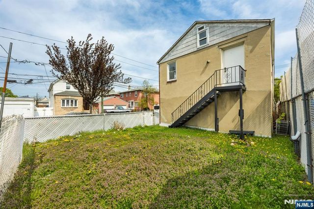 826 7th Street, Secaucus, NJ 07094