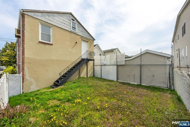 826 7th Street, Secaucus, NJ 07094