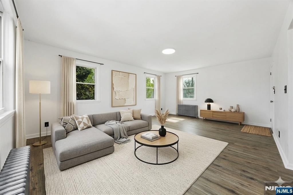 826 7th Street, Secaucus, NJ 07094