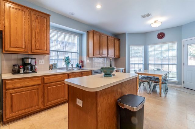 2834 Alcot Lane, Grand Prairie, TX 75052