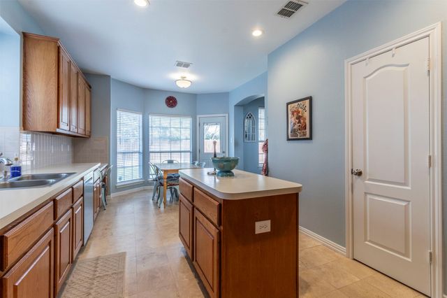 2834 Alcot Lane, Grand Prairie, TX 75052