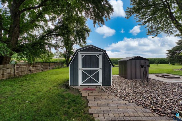 46871 265th St, Sioux Falls, SD 57106