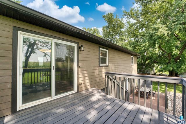 46871 265th St, Sioux Falls, SD 57106