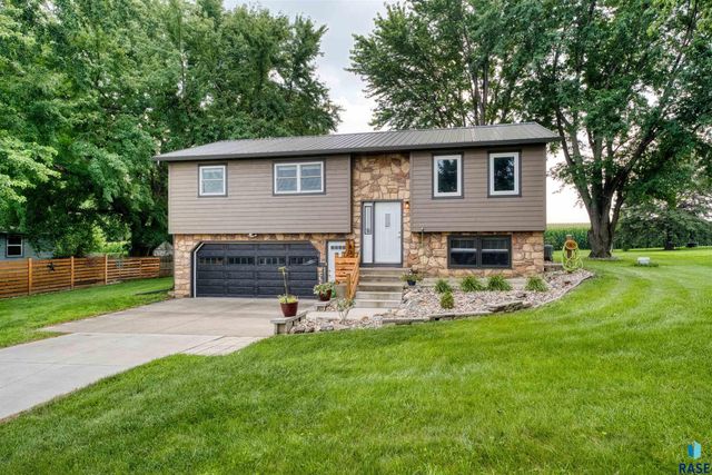 46871 265th St, Sioux Falls, SD 57106