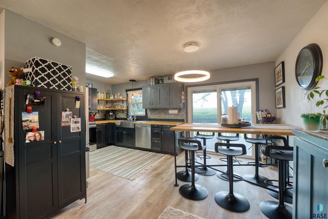 46871 265th St, Sioux Falls, SD 57106