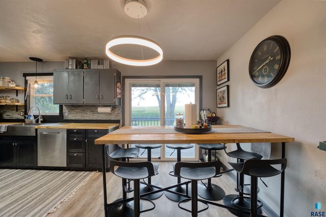 46871 265th St, Sioux Falls, SD 57106