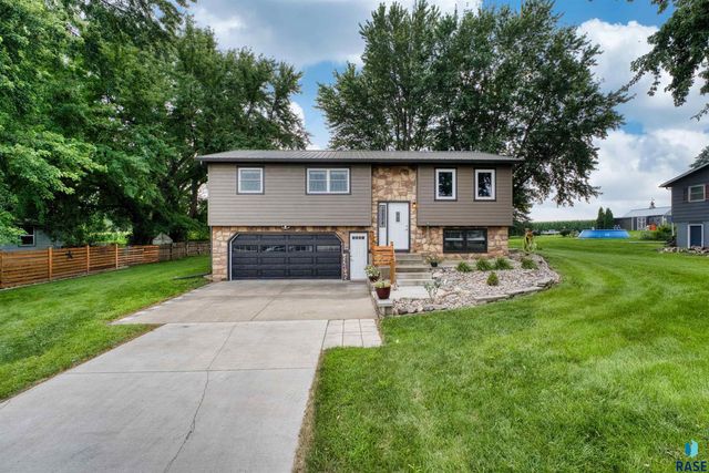 46871 265th St, Sioux Falls, SD 57106