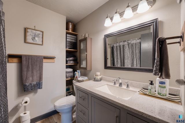46871 265th St, Sioux Falls, SD 57106