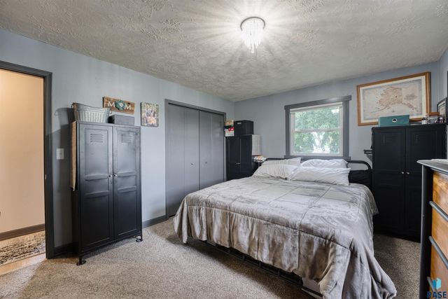 46871 265th St, Sioux Falls, SD 57106