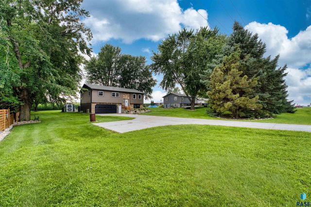 46871 265th St, Sioux Falls, SD 57106