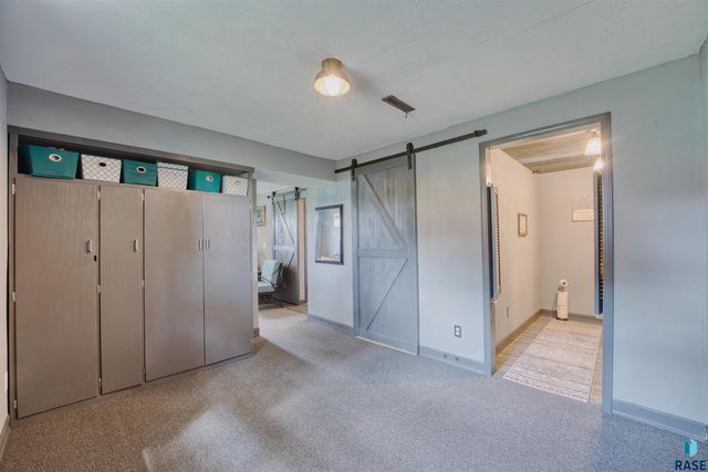 46871 265th St, Sioux Falls, SD 57106