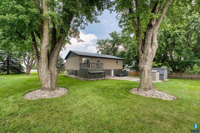 46871 265th St, Sioux Falls, SD 57106