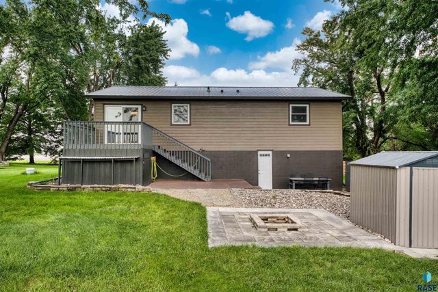 46871 265th St, Sioux Falls, SD 57106