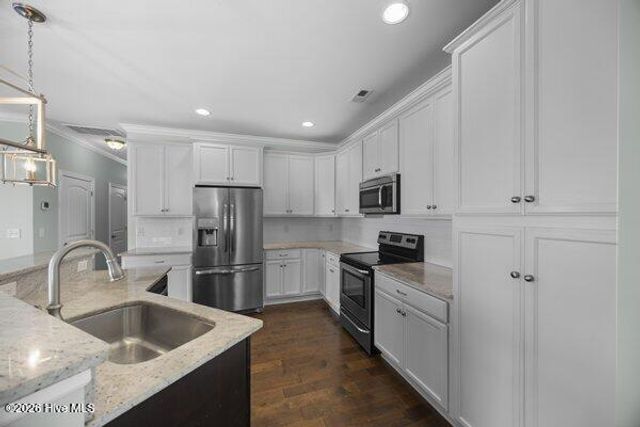 4550 Huntsman Court, Castle Hayne, NC 28429