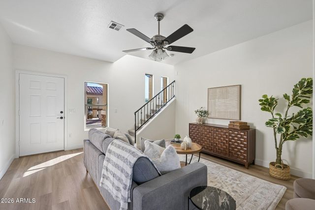 3020 E KINGS Avenue, Phoenix, AZ 85032