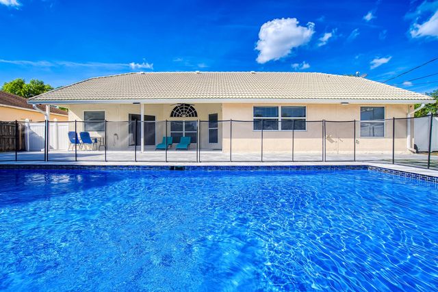 2962 SW Coastal Terrace, Port St Lucie, FL 34953