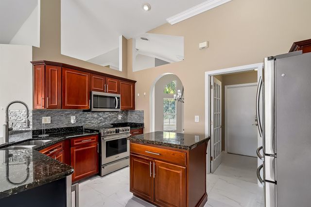 2962 SW Coastal Terrace, Port St Lucie, FL 34953