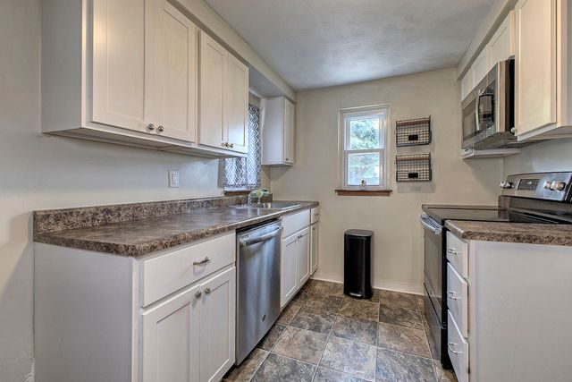 107 Carmella DRIVE, White Oak, PA 15131