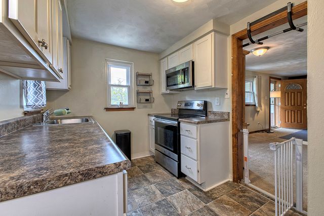 107 Carmella DRIVE, White Oak, PA 15131