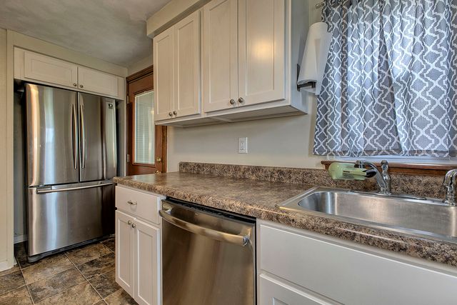 107 Carmella DRIVE, White Oak, PA 15131