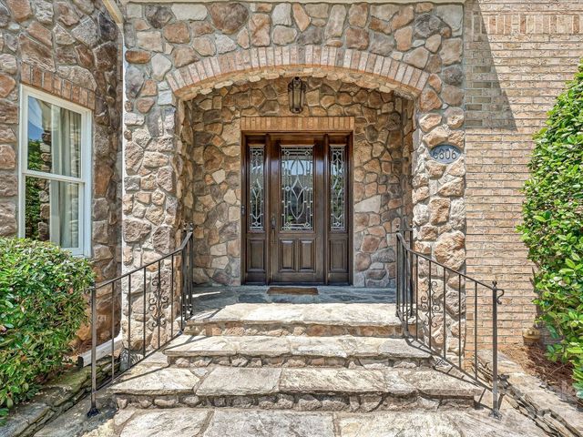 6806 Larrisa Court, Charlotte, NC 28226