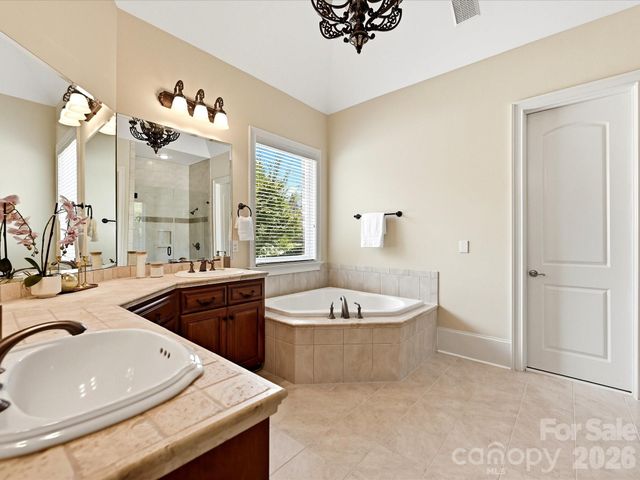 6806 Larrisa Court, Charlotte, NC 28226