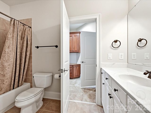 6806 Larrisa Court, Charlotte, NC 28226