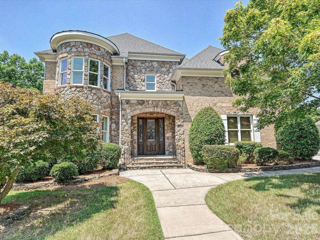 6806 Larrisa Court, Charlotte, NC 28226