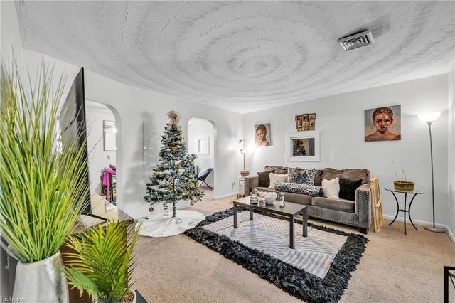 732 Finck LN, Chesapeake, VA 23320