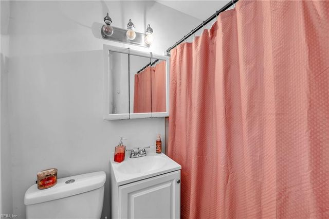 732 Finck LN, Chesapeake, VA 23320