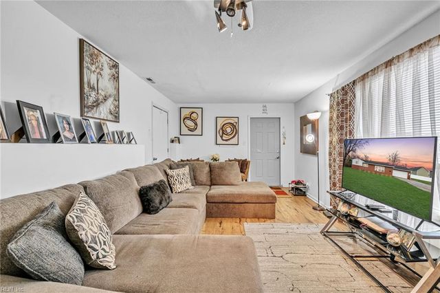 732 Finck LN, Chesapeake, VA 23320