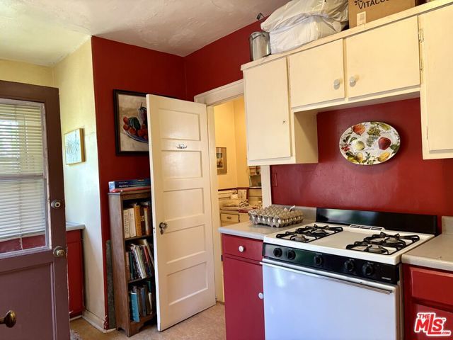 723 N Orange Drive, Los Angeles, CA 90038