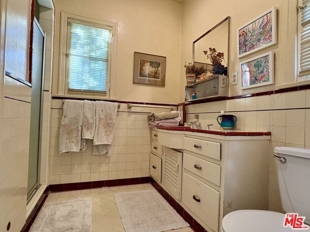 723 N Orange Drive, Los Angeles, CA 90038