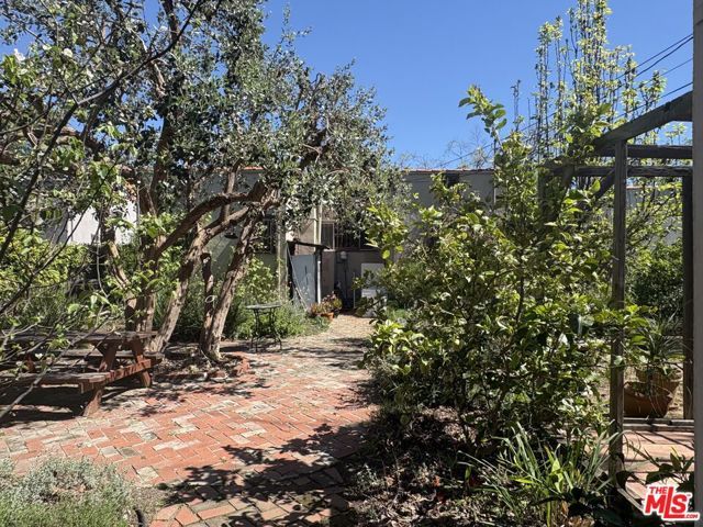 723 N Orange Drive, Los Angeles, CA 90038