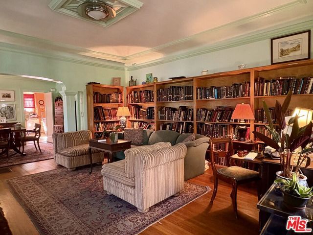 723 N Orange Drive, Los Angeles, CA 90038