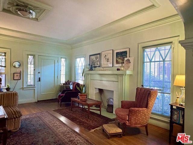 723 N Orange Drive, Los Angeles, CA 90038