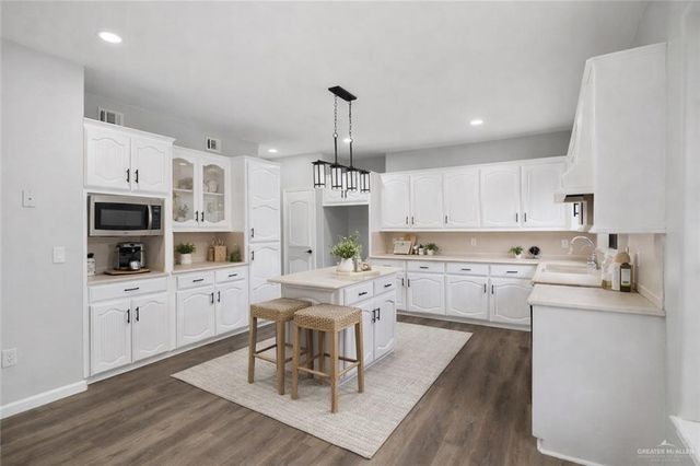 915 Durango Street, Mission, TX 78572