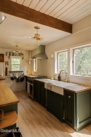 22 Old Ballpark Road, Kingston, NY 12401