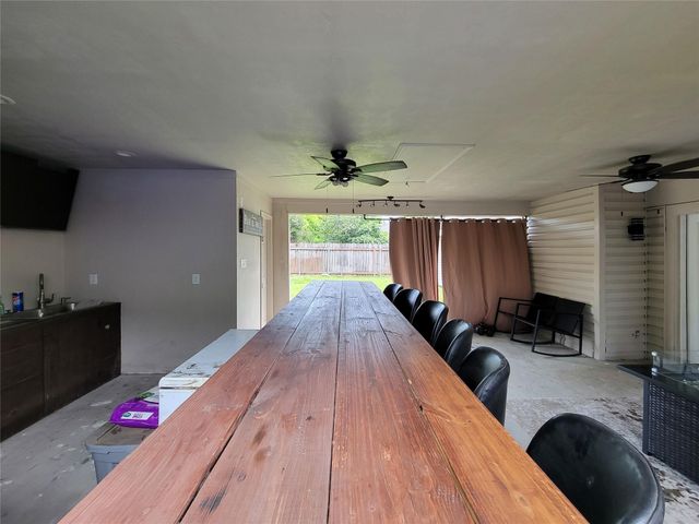 12018 Kleinmeadow Drive, Houston, TX 77066