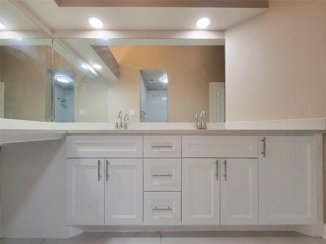 12018 Kleinmeadow Drive, Houston, TX 77066