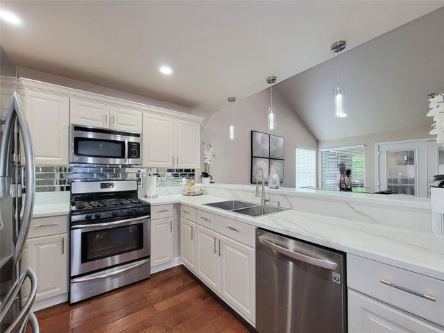 12018 Kleinmeadow Drive, Houston, TX 77066
