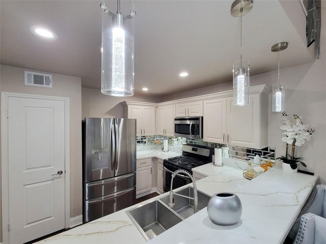 12018 Kleinmeadow Drive, Houston, TX 77066