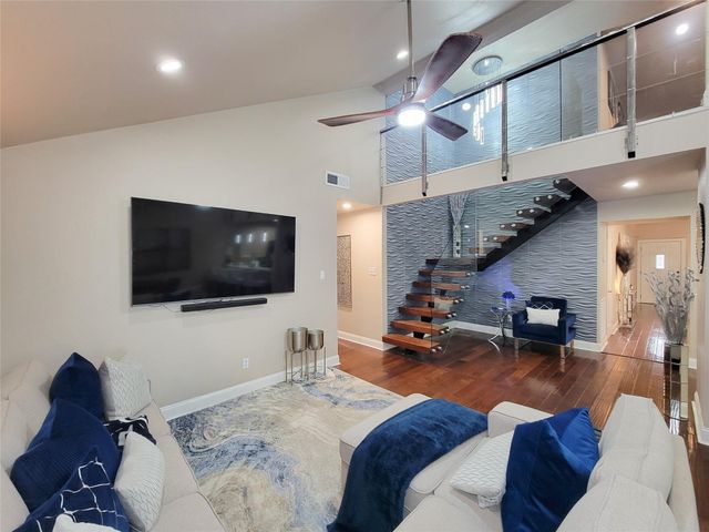 12018 Kleinmeadow Drive, Houston, TX 77066