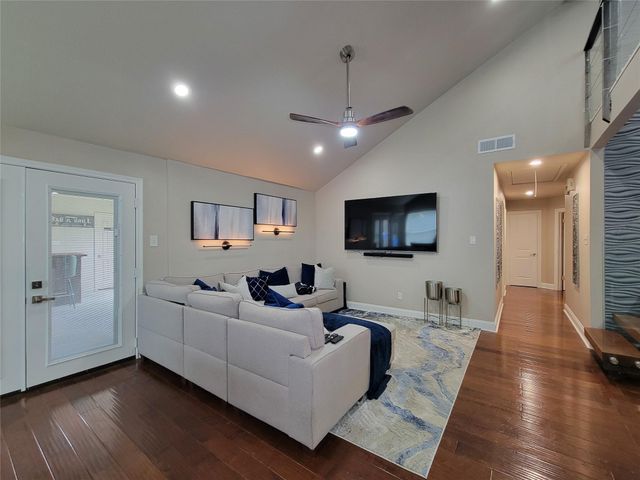 12018 Kleinmeadow Drive, Houston, TX 77066