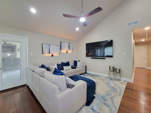 12018 Kleinmeadow Drive, Houston, TX 77066