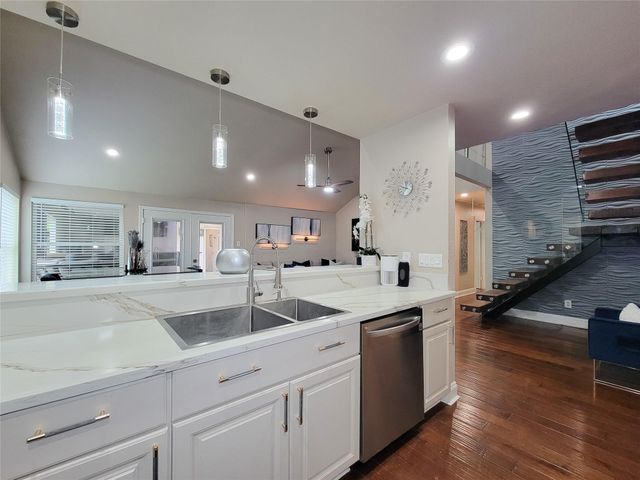 12018 Kleinmeadow Drive, Houston, TX 77066