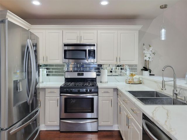 12018 Kleinmeadow Drive, Houston, TX 77066