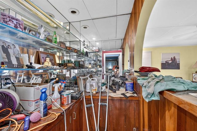 6901 Garden Avenue, West Palm Beach, FL 33405